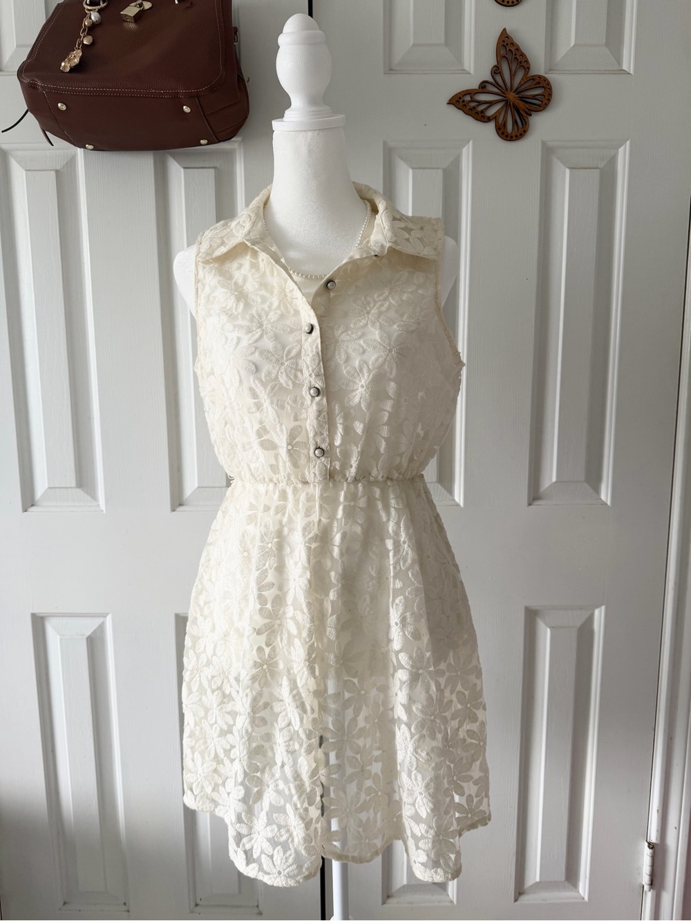 Forever 21 Ivory Floral Lace Sleeveless Shirt Dress